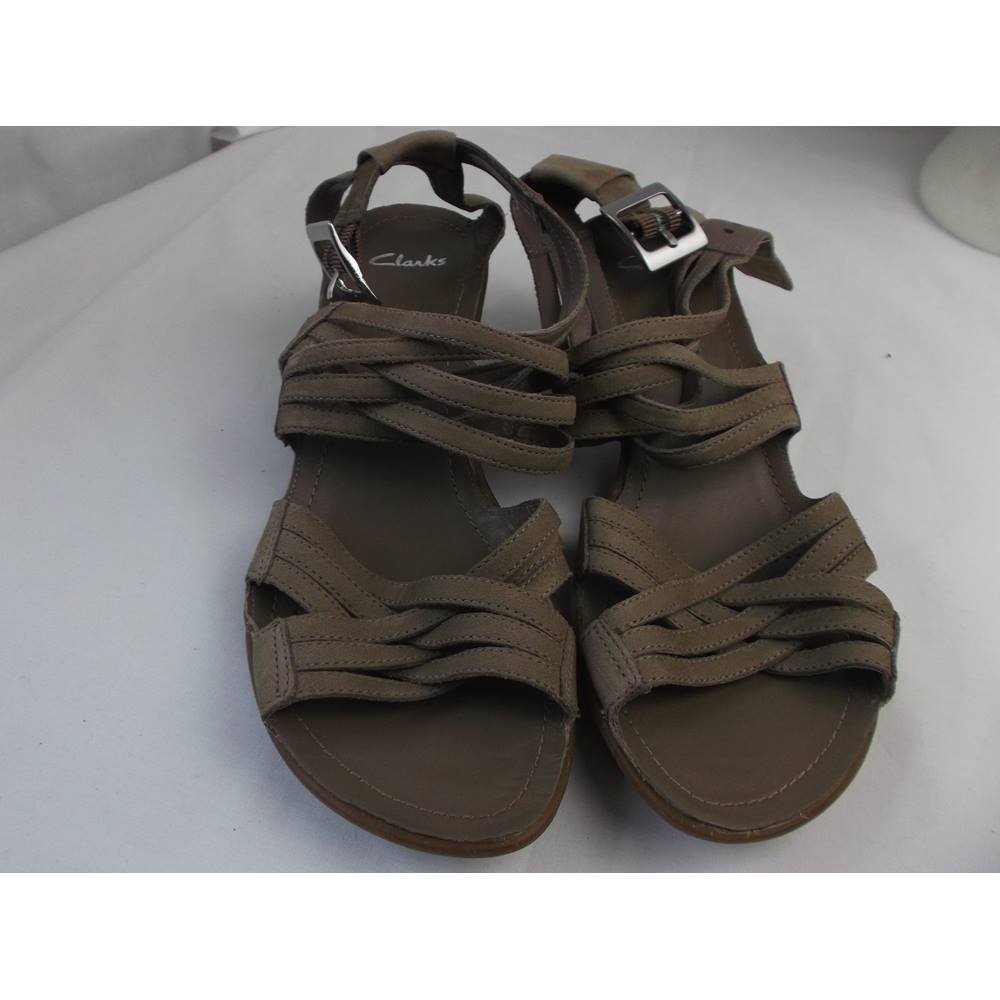 Clarks Size 7 Olive Green Leather Sandals | Oxfam GB | Oxfam’s Online Shop