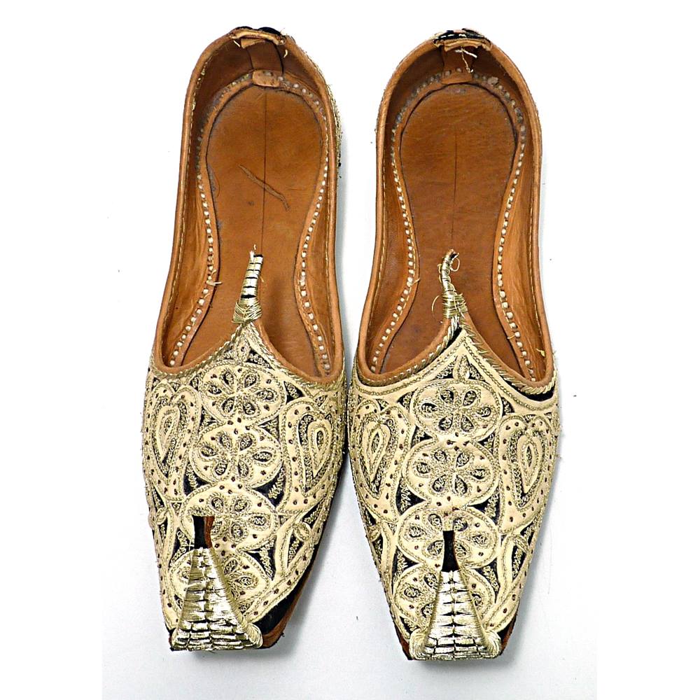 Traditional Arabic Shoes - Size: 7 - Beige - Flat shoes | Oxfam GB ...