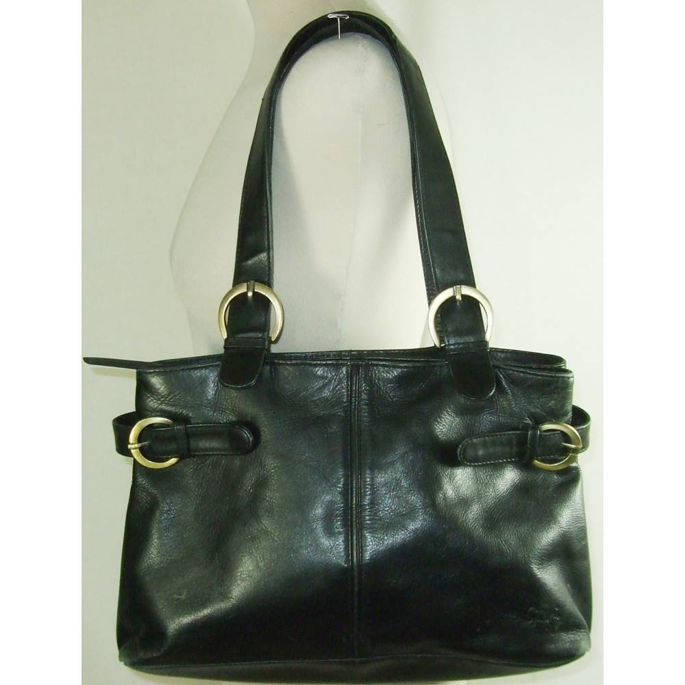 Gigi Size: Large Black Leather Handbag | Oxfam GB | Oxfam’s Online Shop