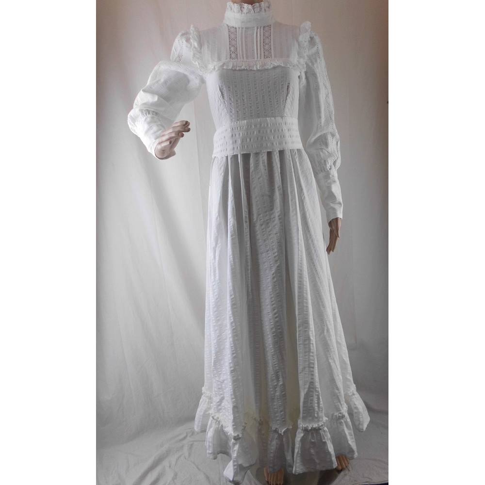 Vintage 1983 Laura Ashley Size 10 White Prairie Style Wedding Dress