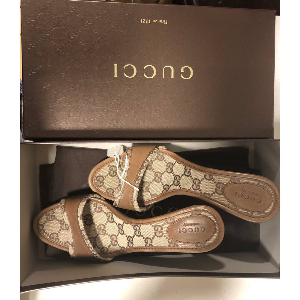 GUCCI -OPEN TOE SANDALS WOODEN BASE - Size 8 1/2 | Oxfam GB | Oxfam’s ...