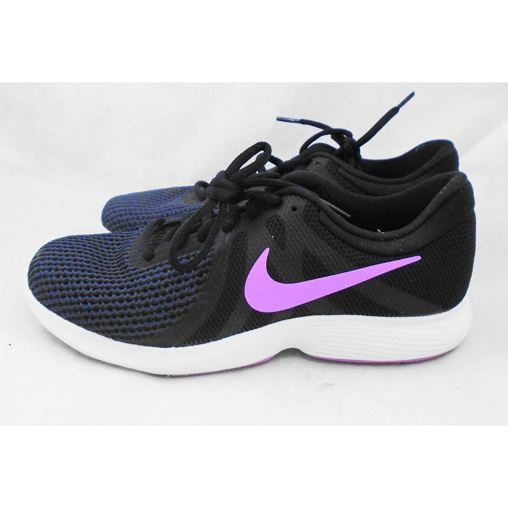all black trainers size 5.5