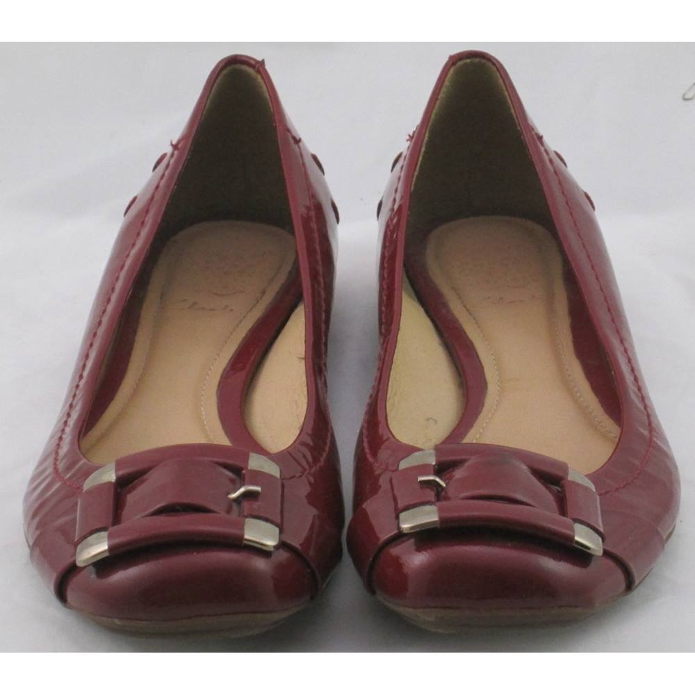 Clarks, size 4.5 cherry red patent leather pumps with buckle feature ...