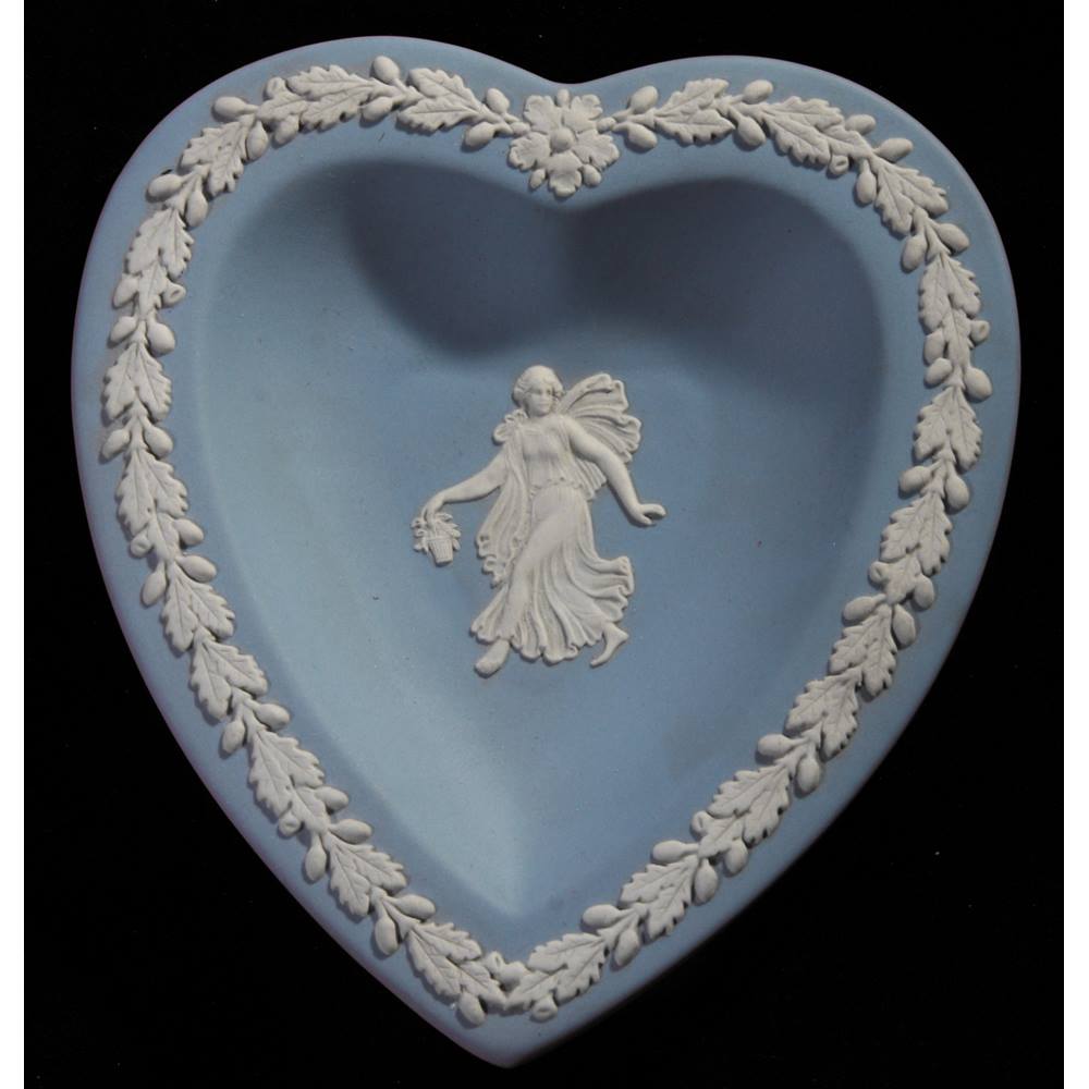 Wedgwood Heart shaped pin dish in blue jasper.4 ½ inches wide. Unboxed ...