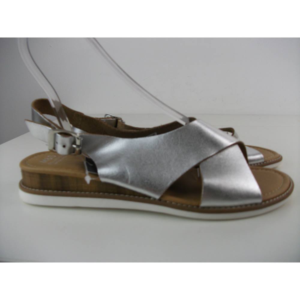 marks and spencer flat sandals
