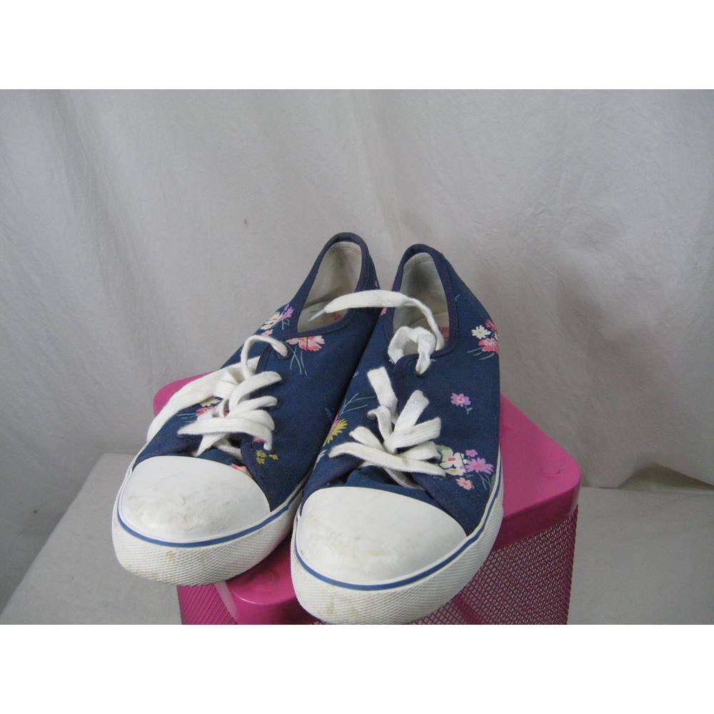 cheap size 8 trainers