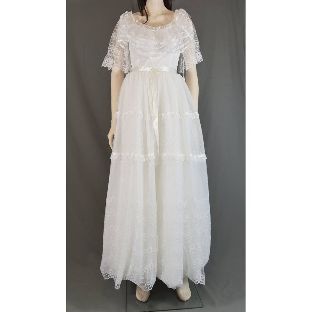 Vintage Pronuptia Wedding Dress - White - Size 6 - Condition: Very Good ...