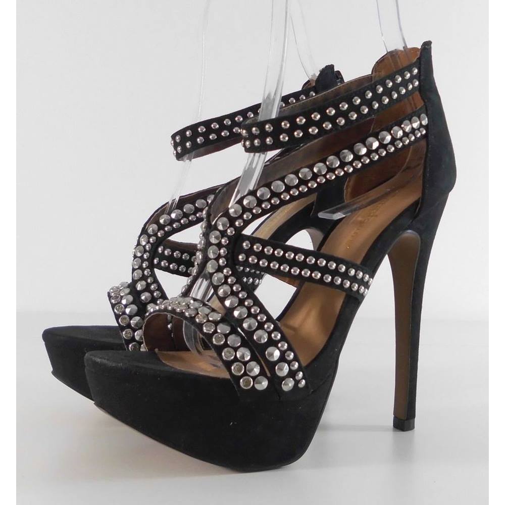 Vera Pelle Primadonna Collection Size 4 Black & Silver Stud Sandal ...