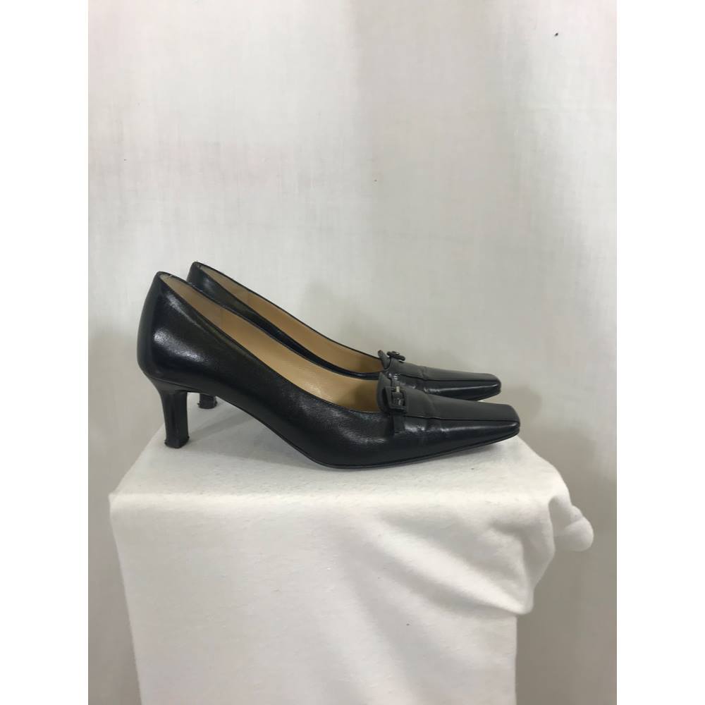 russell and bromley court shoes