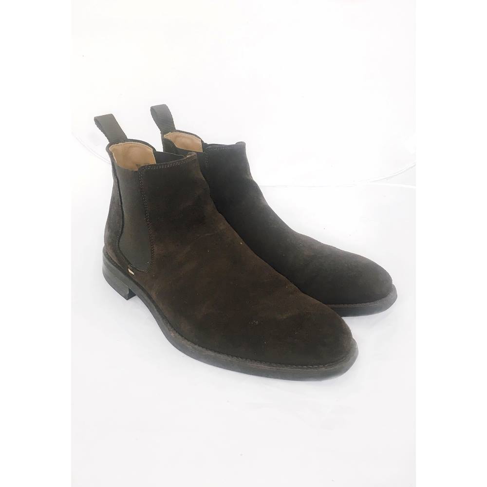 russell and bromley chelsea boots