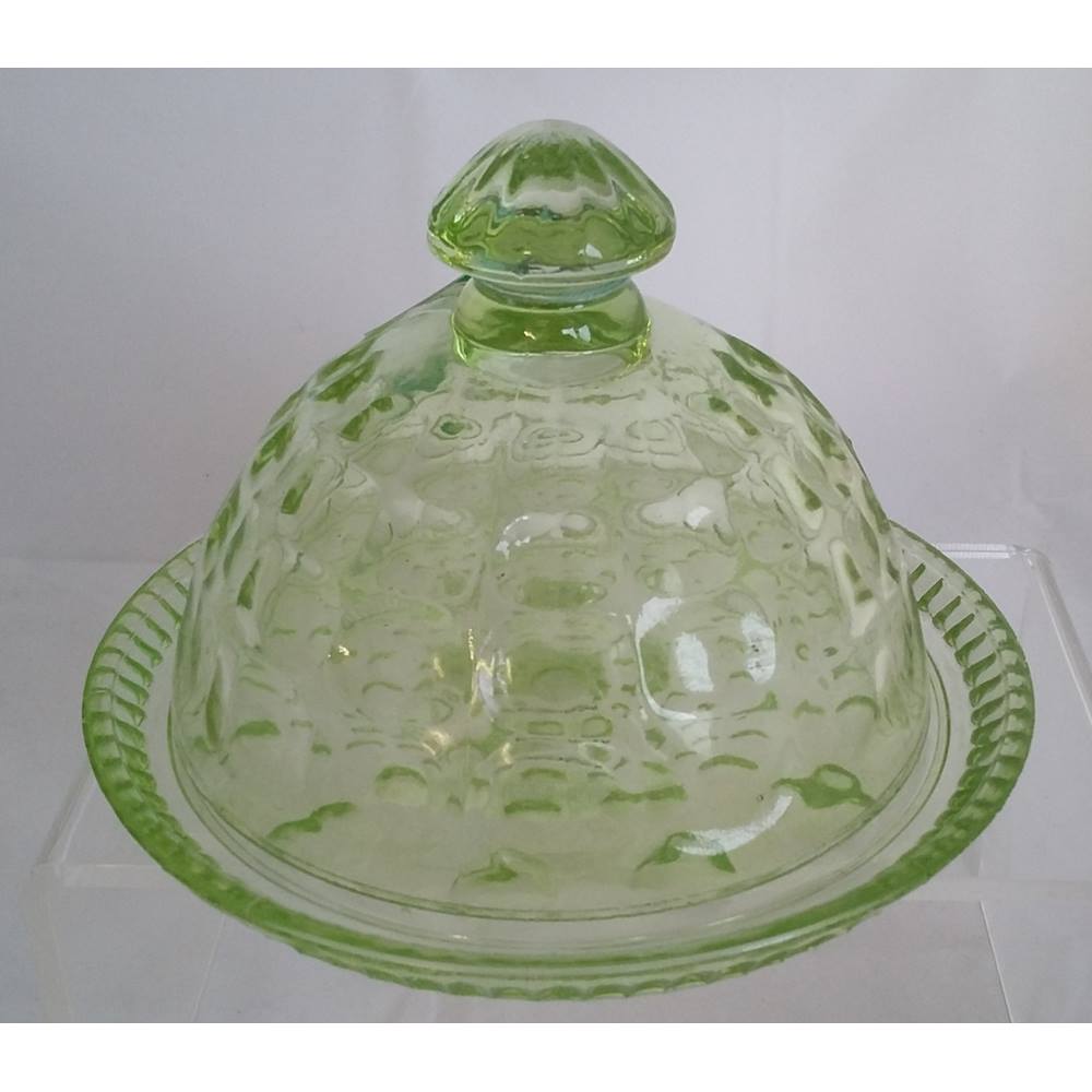 Gisela Graham pressed glass cheese dome. | Oxfam GB | Oxfam’s Online Shop