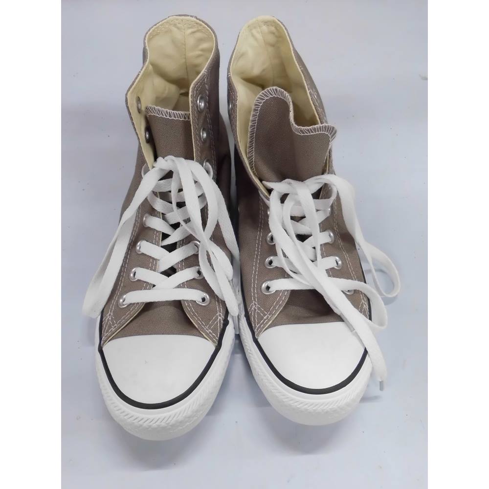 grey converse size 8