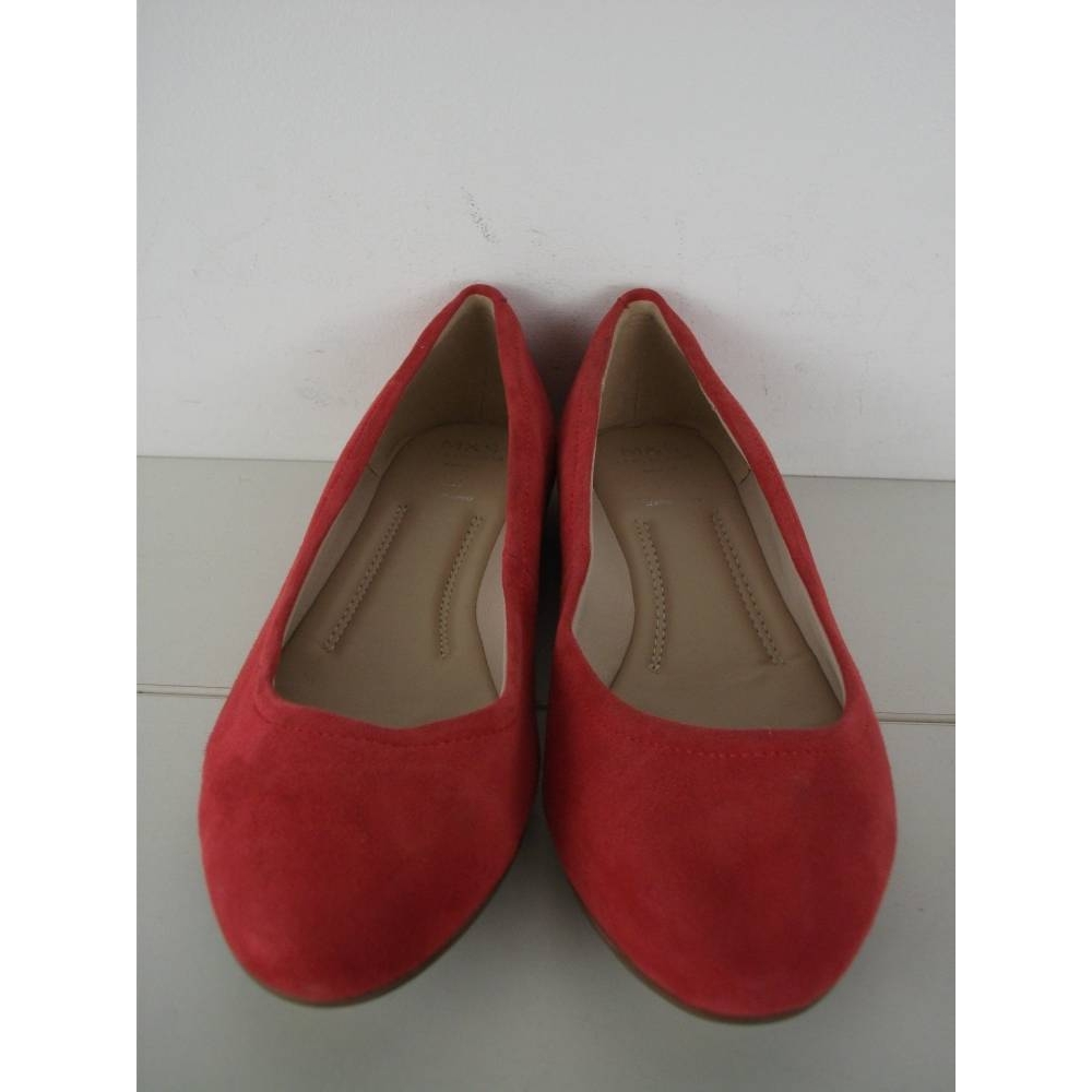 Marks & Spencer Wide Fit Suede Flat Shoes NWOT Red Size: 6 | Oxfam GB ...