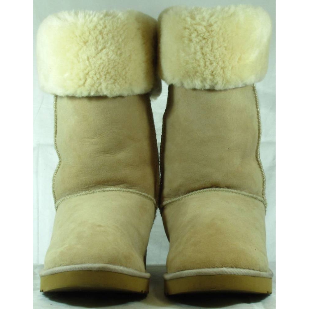 uggs boots size 10