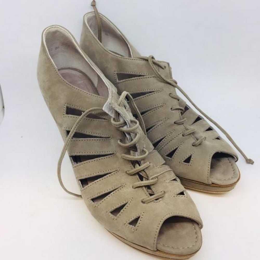 Kennel Und Schmenger Shoes beige Size: 5.5 For Sale in Wallingford ...