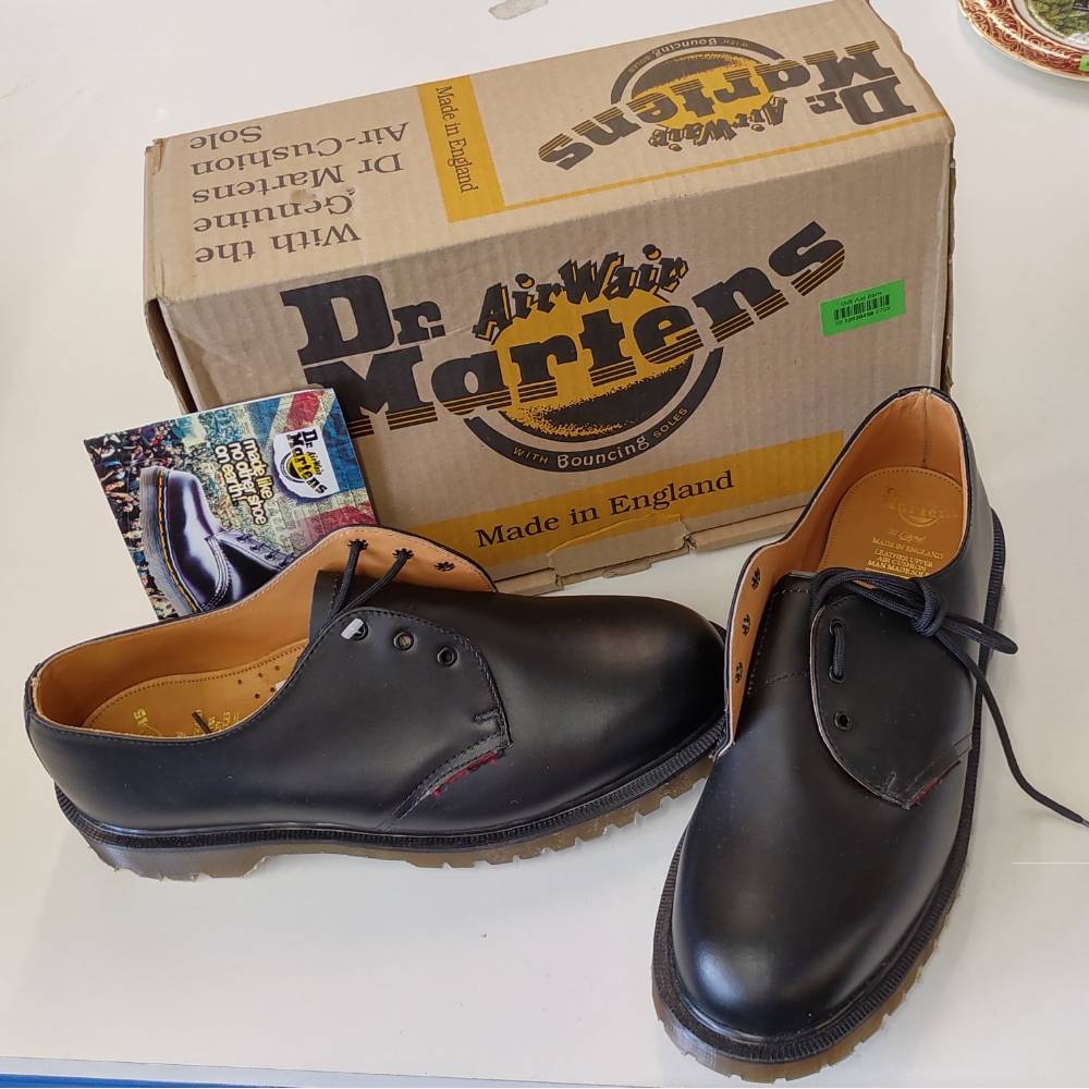 dr martens airwair vegan