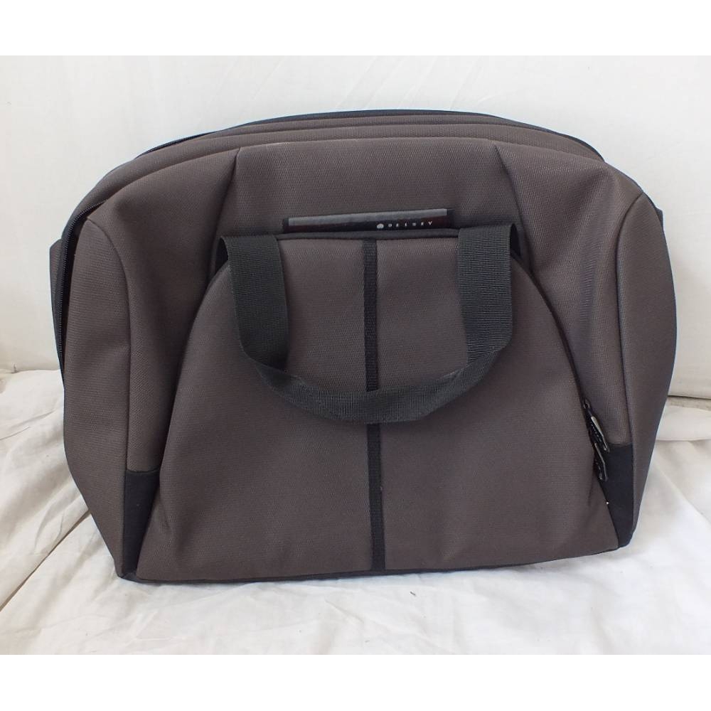 delsey holdall