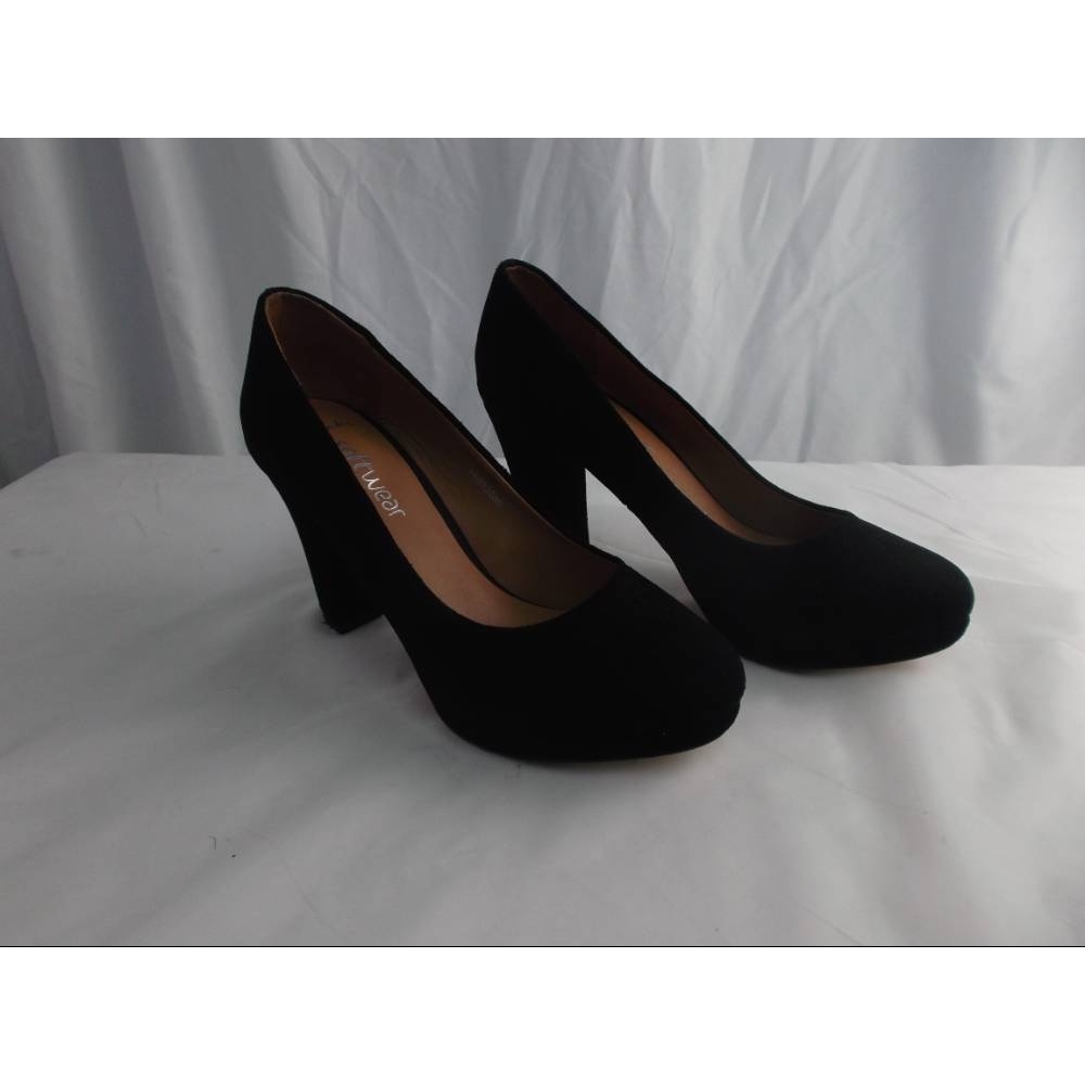 Clarks Softwear Block Heel Slip On Shoes Black Suede Size: 5.5 | Oxfam ...
