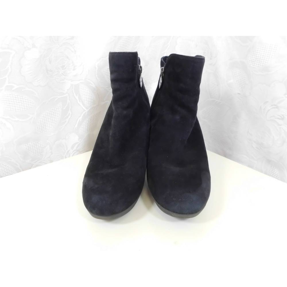 Geox Respira Suede ankle boots Black Size: 8 | Oxfam GB | Oxfam’s ...