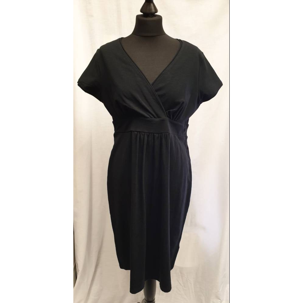 Boden Fitted Dress Black Size: 16 | Oxfam GB | Oxfam’s Online Shop