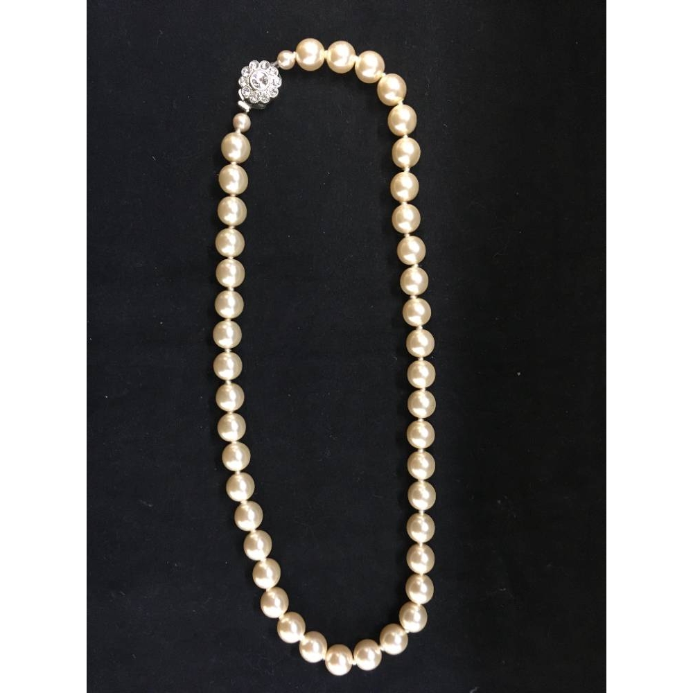 circle diamante necklace