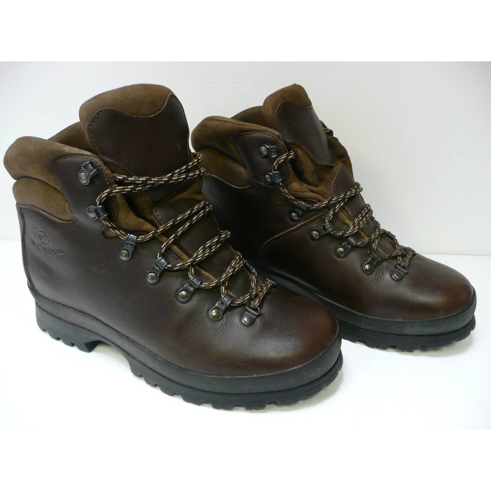 scarpa boots brown