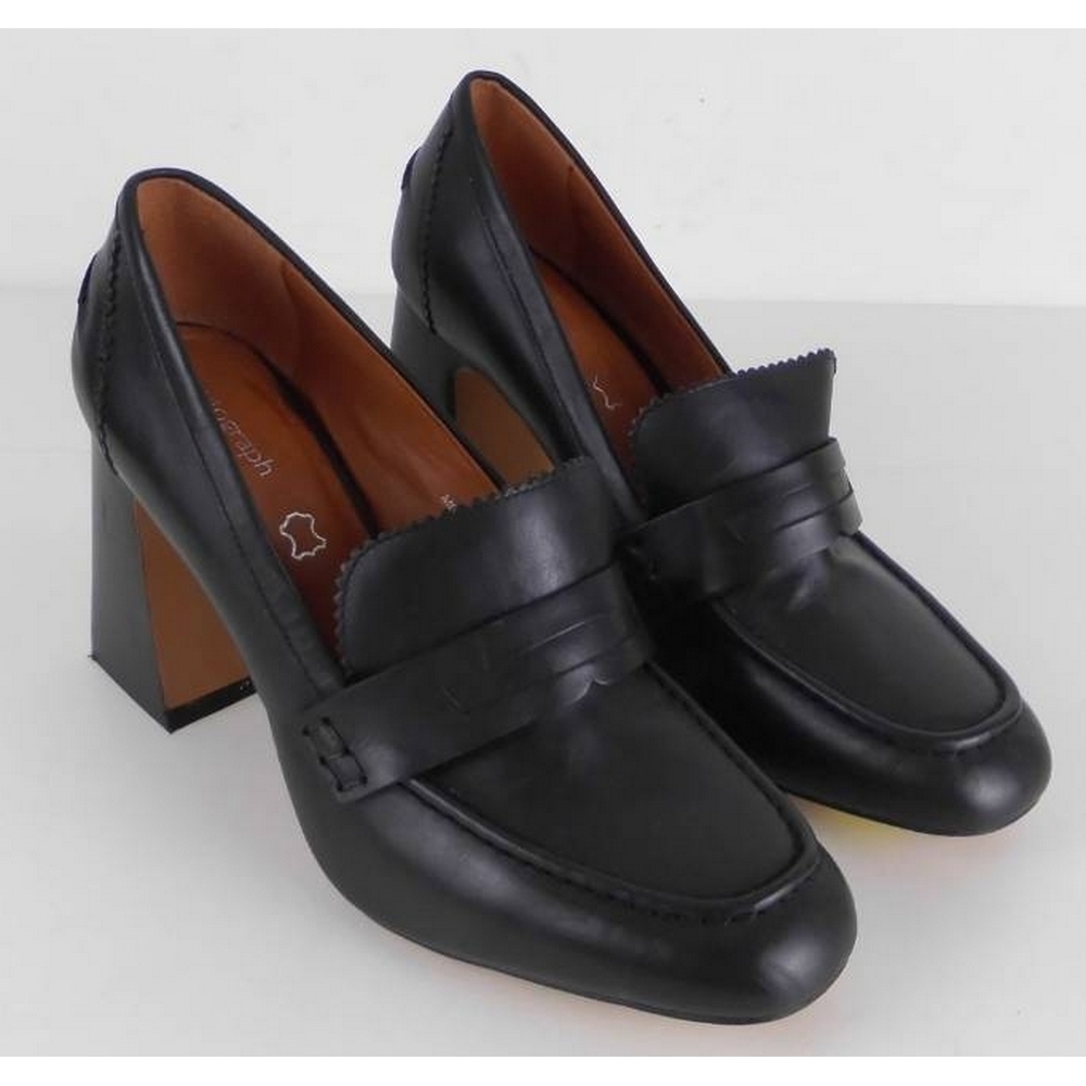 black loafers size 4.5