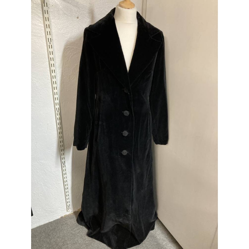 Raymond of London Vintage Velvet Coat Black Size: M For Sale in London ...