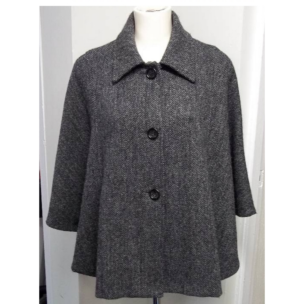 Peter James Harris Tweed Cape Black & White Size: L For Sale in Oban ...