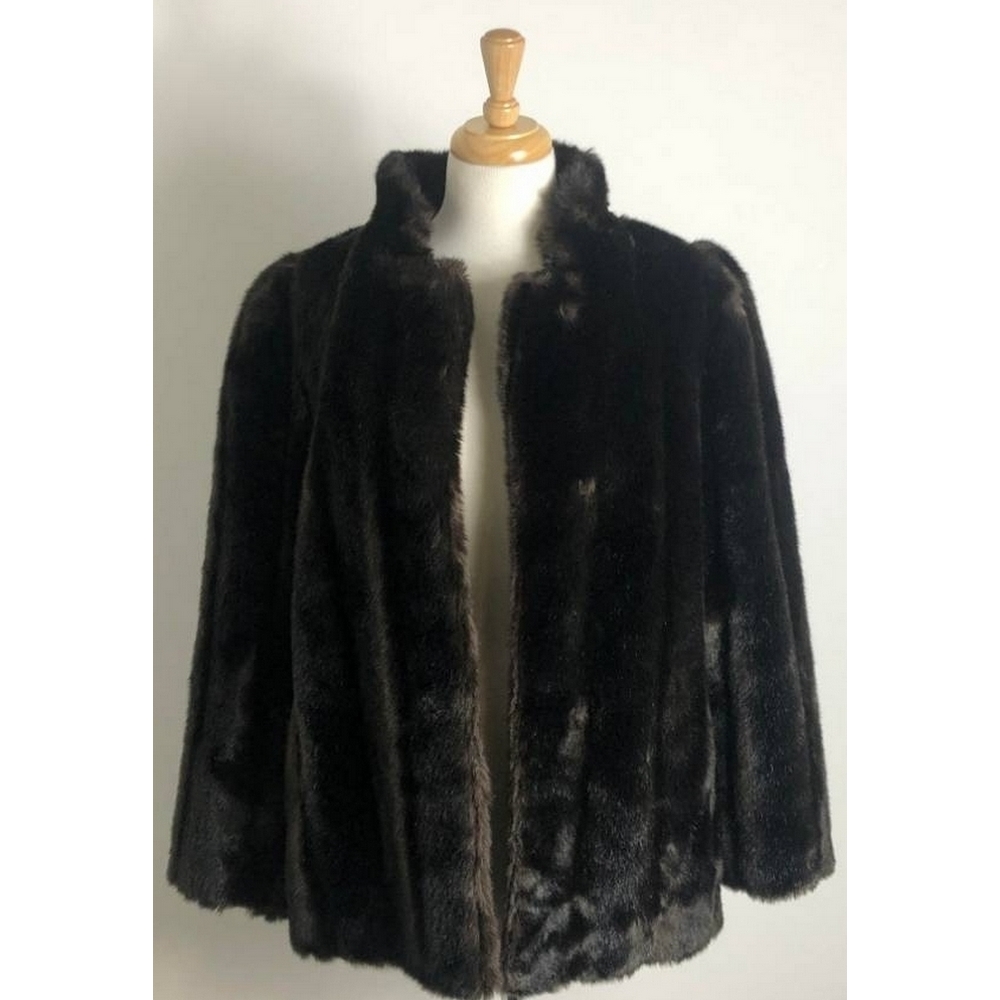 astraka coat - Second Hand Women's Clothing, Buy and Sell | Preloved