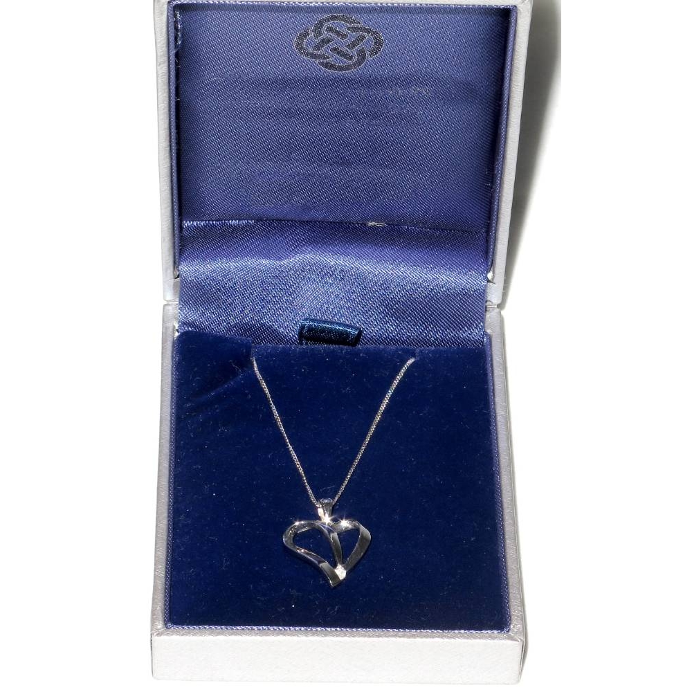 9 Ct white gold pendant necklace, with small diamond. for sale  Southampton